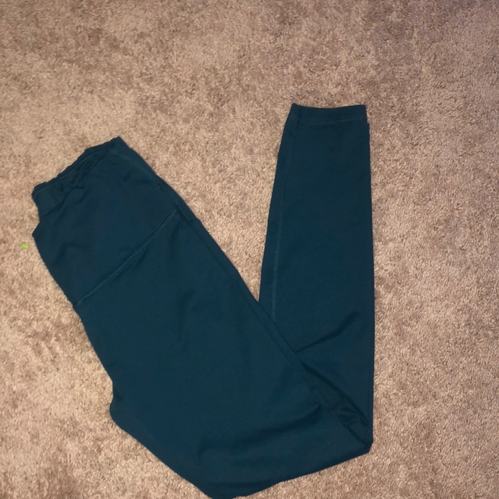Dark green Nike leggings